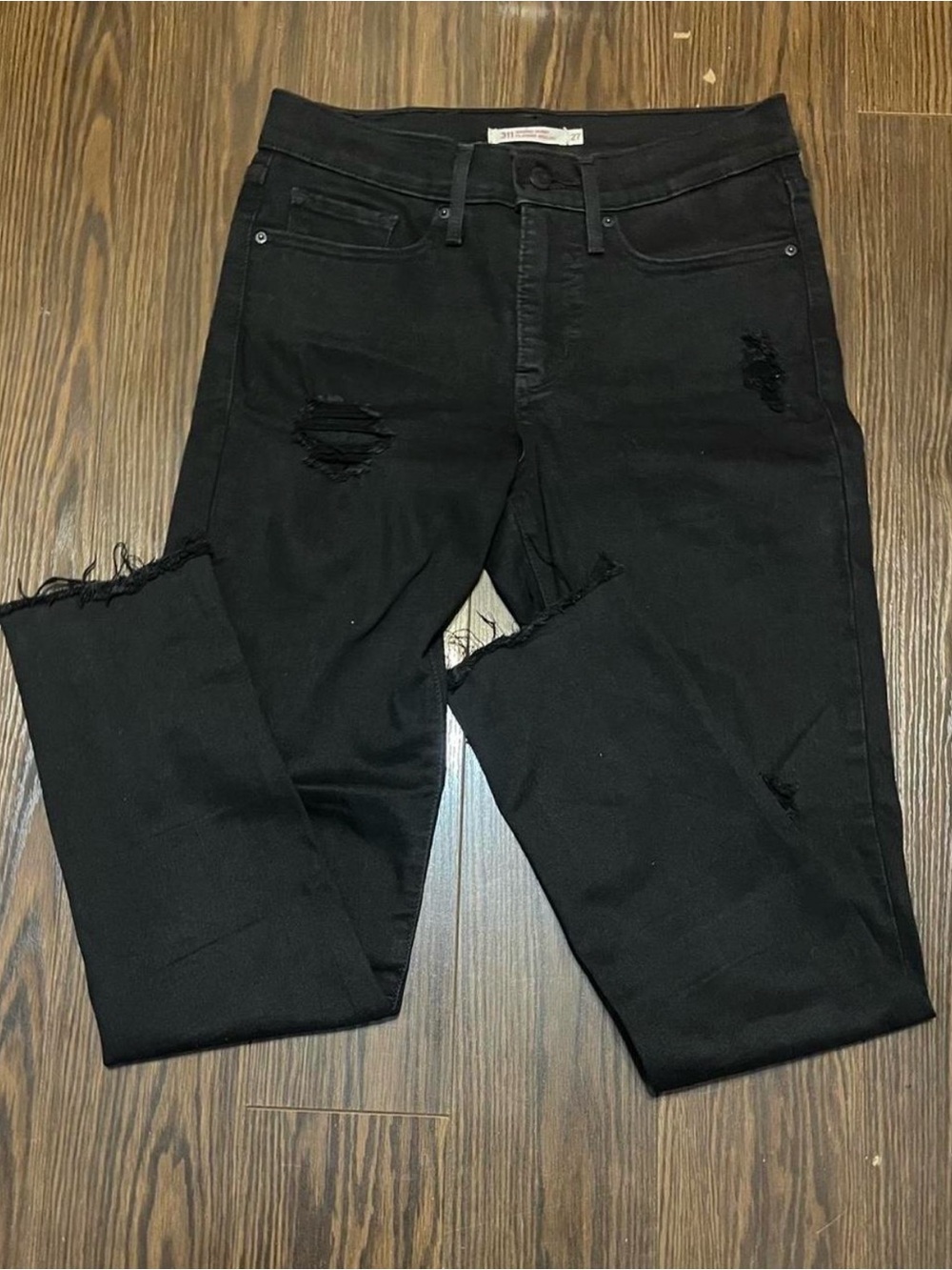 Levi's Women's Black Skinny Ripped Jeans